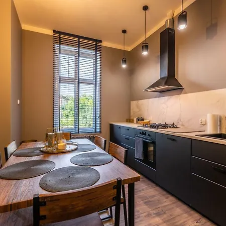 Komfortowy Victus Z 2 Sypialniami By Renters ソポト